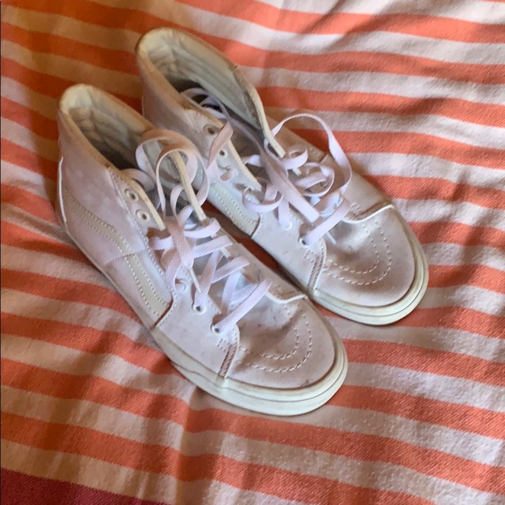 White Sk8 Hi Vans EUC